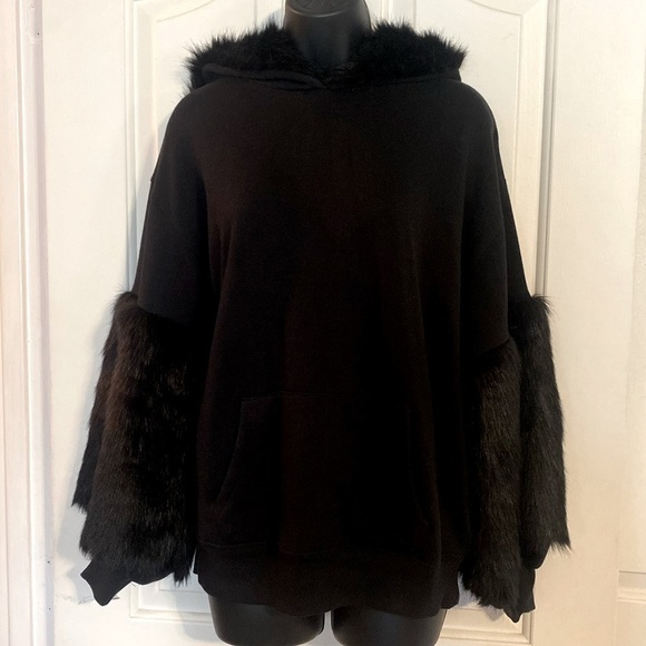 “EXPRESS” Faux Fur Trimmed Hoodie Sweatshirt - Picture 6 of 16